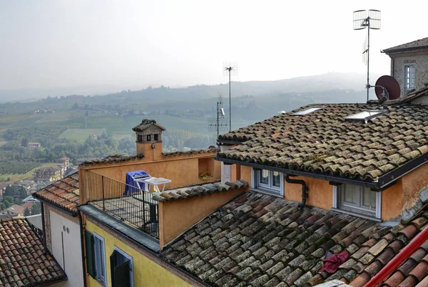 Neive, Piemonte, Italia. Ottobre 2018. Dal centro storico s — Foto Stock