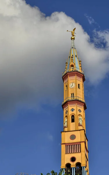Vista del campanario de la Iglesia de Nuestra Señora del Sufragio y — Foto de Stock