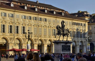 Güne göre Piazza San Carlo