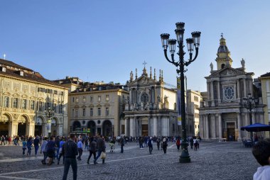 Güne göre Piazza San Carlo