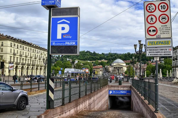 Turim, Piemonte, Itália. Maio de 2019. Piazza vittorio, um dos ma — Fotografia de Stock