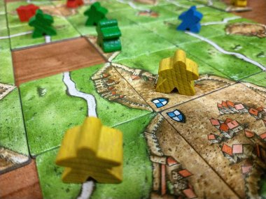 Strateji tahtası oyunu, Carcas ortaçağ kasabasındaesinlenerek ayarlayın
