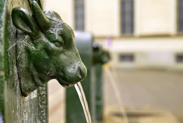 Ein Triptychon aus Trinkwasserbrunnen — Stockfoto