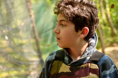 Paintball savaşı. Duraklama bir anda genç bir oyuncu