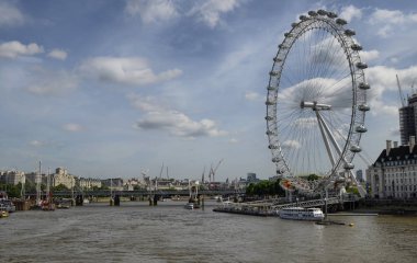 London Eye Westminster Köprüsü'nden fotoğraflandı. 