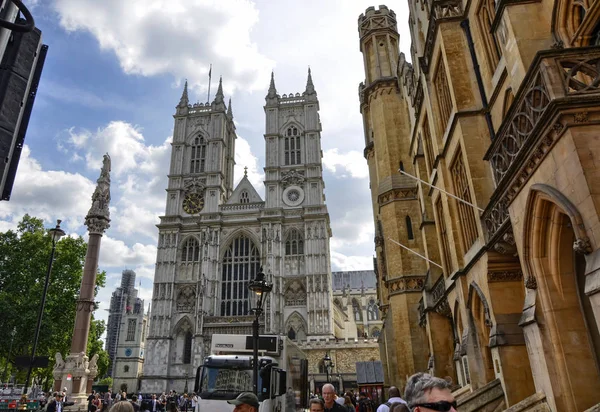 The entrance to the Abbey of Westminster Abbey on the occasion o — Stock Photo, Image