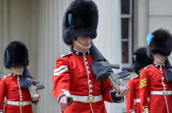 Royal guards prepare for the ceremonial — Stock Photo, Image