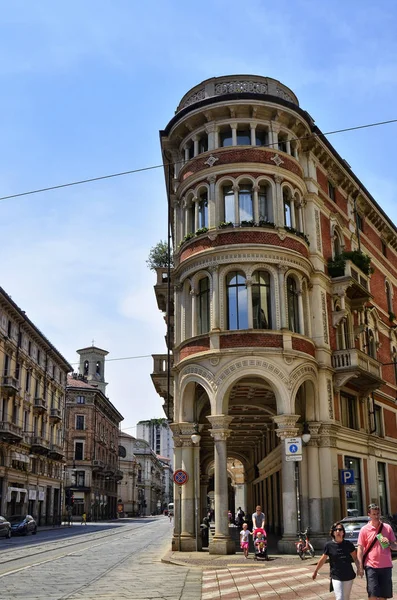 Turin, Italien. I den historiska stadskärnan, via Pietro Micca — Stockfoto