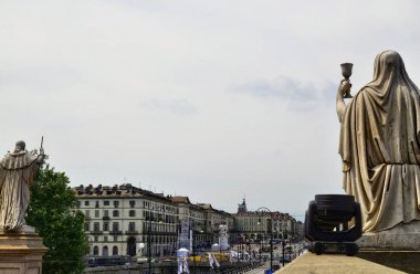  Gran Madre kilisesinden Piazza Vittorio