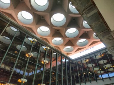  Teatro Regio'da, modern yapının detayı, doğal li