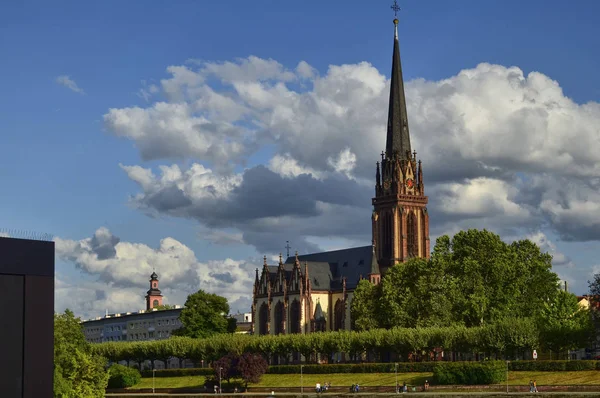 El Dreik jalá nigskirche es una iglesia evangelista — Foto de Stock