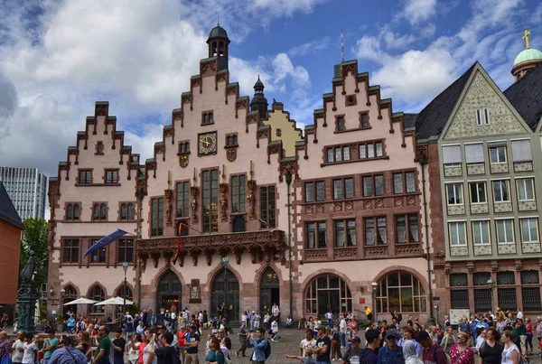 Frankfurt am Main, Alemania, agosto de 2019. El operador de R —  Fotos de Stock