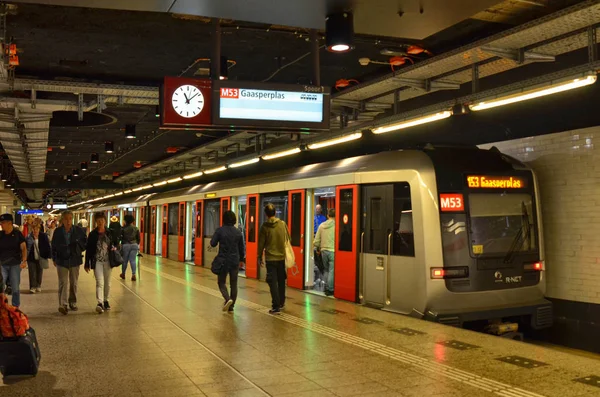 Amsterdam, der untergrund — Stockfoto