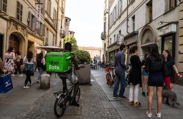 Turim Piemonte Itália Maio 2020 Trabalhador Uber Eat Uma Empresa — Fotografia de Stock