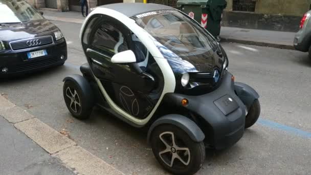 Turin Piemonte Italien Maj 2019 Historiska Centrum Renault Twizy Kompakthet — Stockvideo