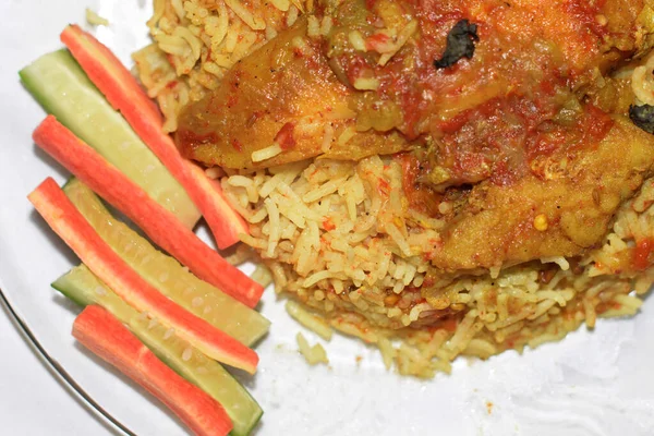 Placa Comida Asiática Peixe Arroz Legumes Servir Salada — Fotografia de Stock