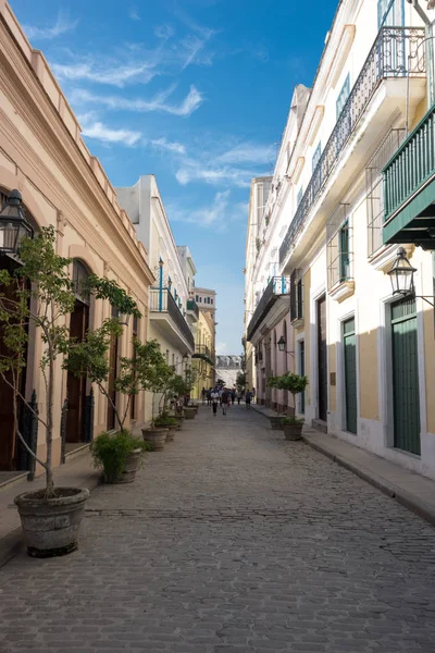 Güneşli bir gün, Küba, Caribbean sırasında Havana'nın renkli sokak