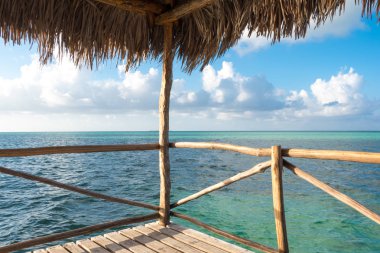 Sonsuz Atlantic ocean palm dan görünümünü barınak, Cayo Guillermo, Küba, Caribbean bırakır