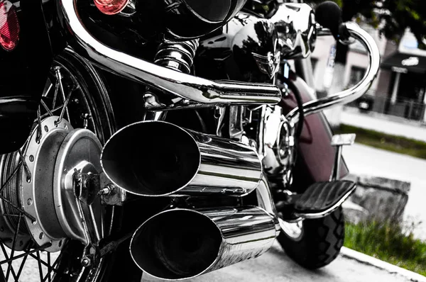 Motorfiets Parkeerplaats Dubbele Uitlaat Achteraanzicht Artistiek Verkleurde Foto Fietsers Motor Stockafbeelding