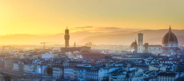 Arno River and Basilica at sunset Florence, Italy — Stock Photo, Image