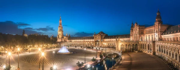 Pohled na Španělské náměstí při západu slunce, Sevilla — Stock fotografie