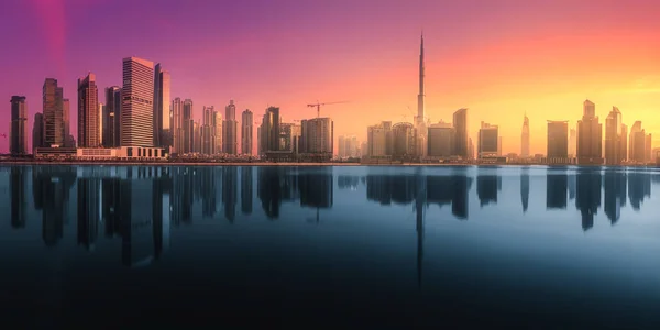 Panoramisch uitzicht op Dubai Business bay, Verenigde Arabische Emiraten — Stockfoto