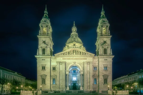 St. Stephens Basilica and square in Budapest — Stock Photo, Image