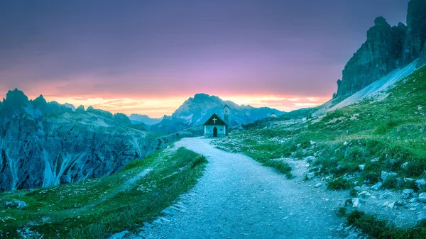 Pathway in Drei Zinnen or Tre Cime di Lavaredo, Dolomites Italien Alps — Stock Fotó