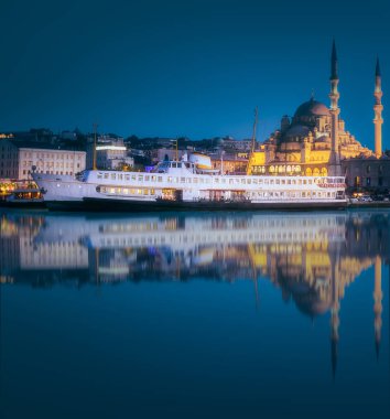 Genel feribot ve eski Istanbul bölgesinde görünümü