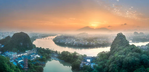 Río Li y montañas Karst Guilin, Yangshuo — Foto de Stock