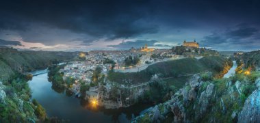 Toledo ve Tagus Nehri 'nin Panorama manzarası, İspanya