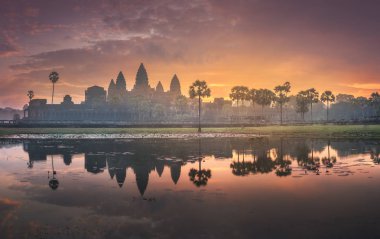 Sunrise görünümü antik tapınak karmaşık Angkor Wat Siem Reap, Kamboçya