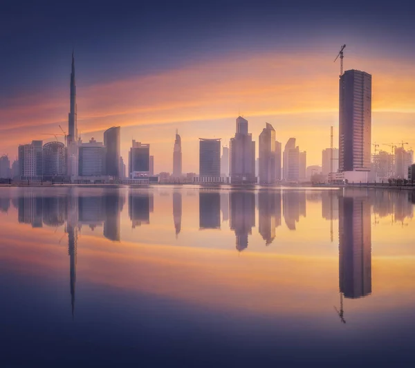 Cityscape Dubai en panoramisch uitzicht van Business bay, Verenigde Arabische Emiraten — Stockfoto