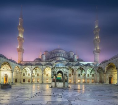 Süleymaniye Camii iç Meydanı veya Sultanahmet Camii