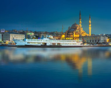 Genel feribot ve eski Istanbul bölgesinde görünümü