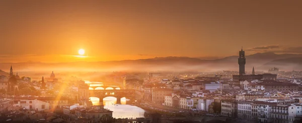 Arno River and bridges at sunset Florence, Italy — Stock Photo, Image