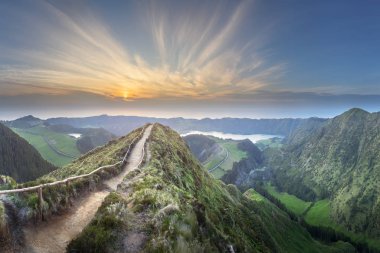 Sao Miguel Island ve göl Ponta Delgada, Azor