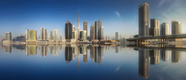 Cityscape Dubai ve panoramik Business bay, Birleşik Arap Emirlikleri — Stok fotoğraf