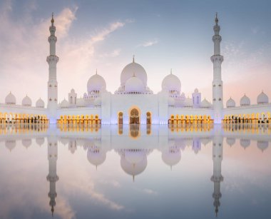 Büyük Sheik Zayed Camisi sırasında günbatımı, Abu Dhabi, Birleşik Arap Emirlikleri