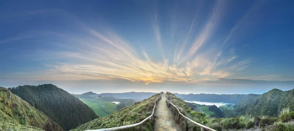 Sao Miguel Island och sjön Ponta Delgada, Azorerna — Stockfoto