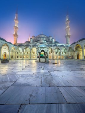 Süleymaniye Camii iç Meydanı veya Sultanahmet Camii