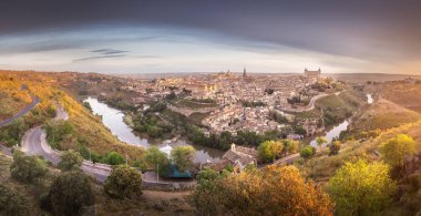 Toledo ve Tagus Nehri 'nin Panorama manzarası, İspanya