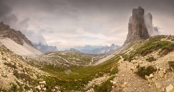 Ridge bergzicht van Tre Cime di Lavaredo, Zuid-Tirol, Dolomieten Italien Alpen — Stockfoto