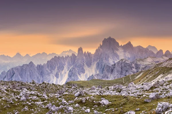 Ridge bergzicht van Tre Cime di Lavaredo, Zuid-Tirol, Dolomieten Italien Alpen — Stockfoto