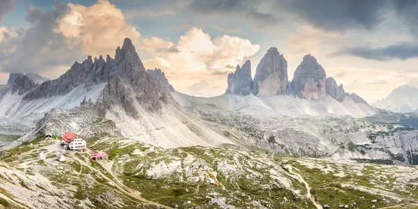 Ridge bergzicht van Tre Cime di Lavaredo, Zuid-Tirol, Dolomieten Italien Alpen — Stockfoto