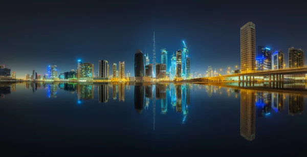 दुबई बिजनेस बे, यूएई का पैनोरामिक दृश्य — स्टॉक फ़ोटो, इमेज