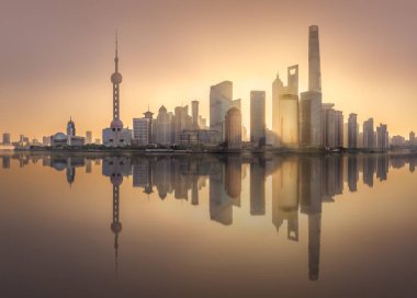 Şangay 'ın gün doğumu manzarası güneşli gökyüzü