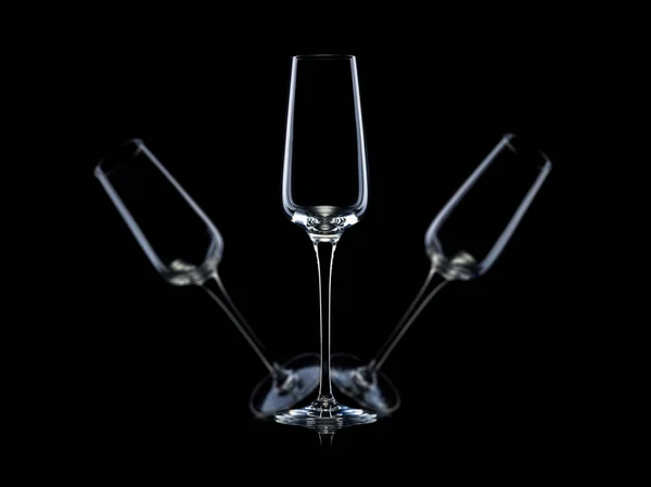 Set van lege luxe champagne glazen in een rij geïsoleerd op een zwarte achtergrond — Stockfoto