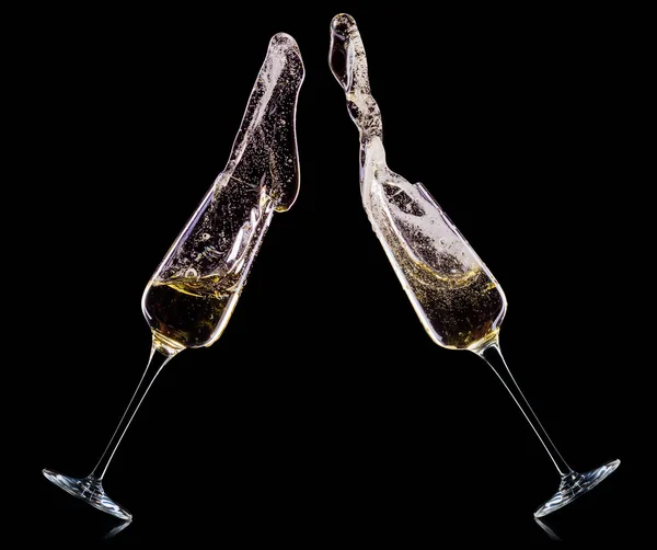 Set van luxe champagne glazen geïsoleerd op een zwarte achtergrond — Stockfoto