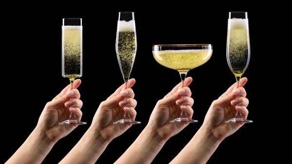 Set Wijzers Oud Glas Sprankelende Champagne Geïsoleerd Zwarte Achtergrond — Stockfoto